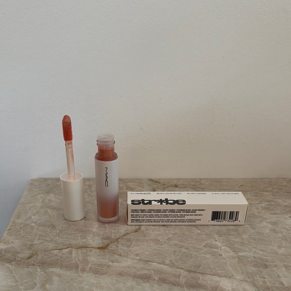 MAC Cosmetics Beam Liquid Blush in color Starlite new in box